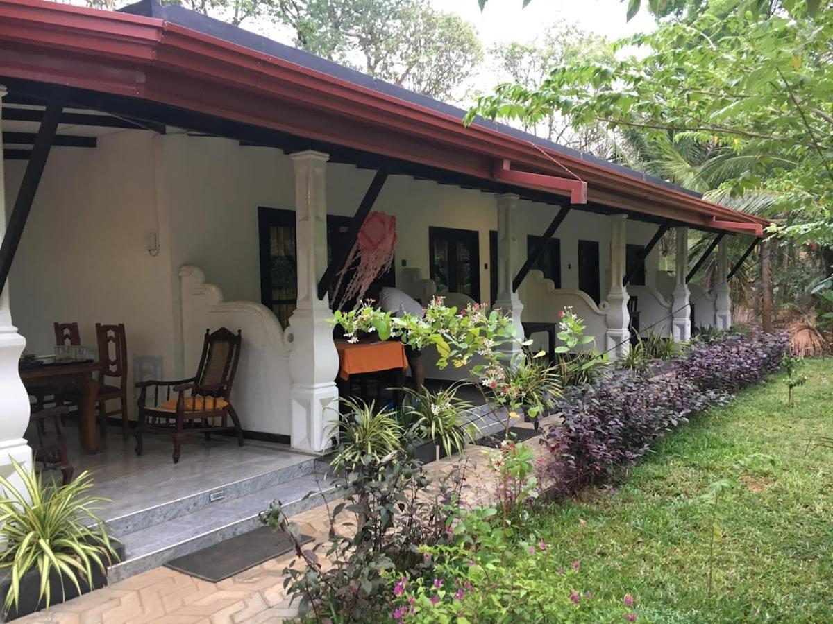 Amron Resort Sigiriya Bagian luar foto