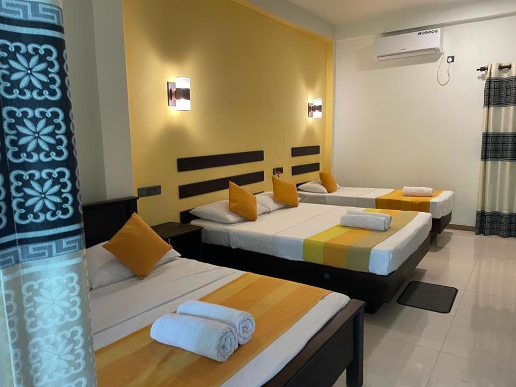 Amron Resort Sigiriya Ruang foto