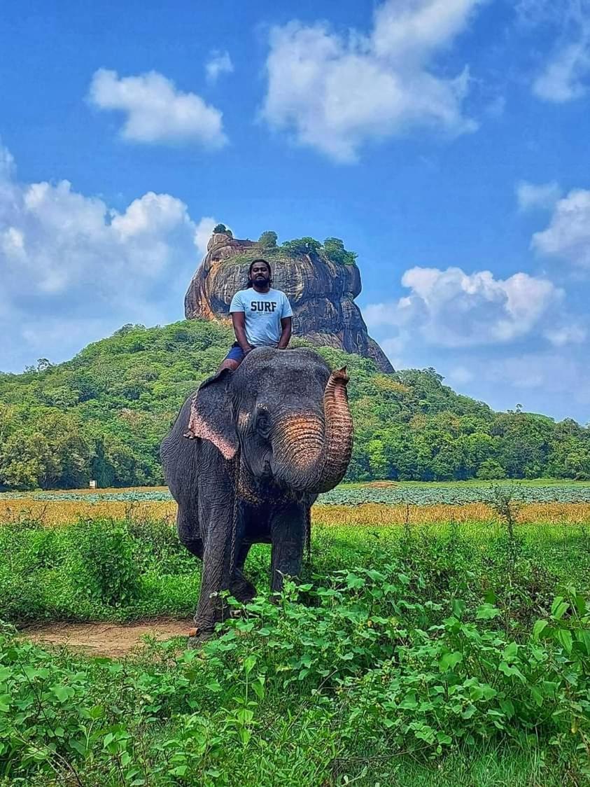 Amron Resort Sigiriya Ruang foto