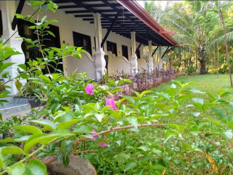 Amron Resort Sigiriya Bagian luar foto