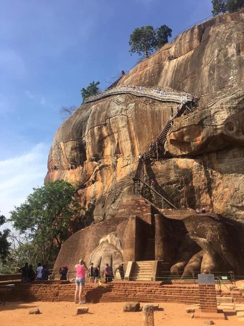 Amron Resort Sigiriya Ruang foto