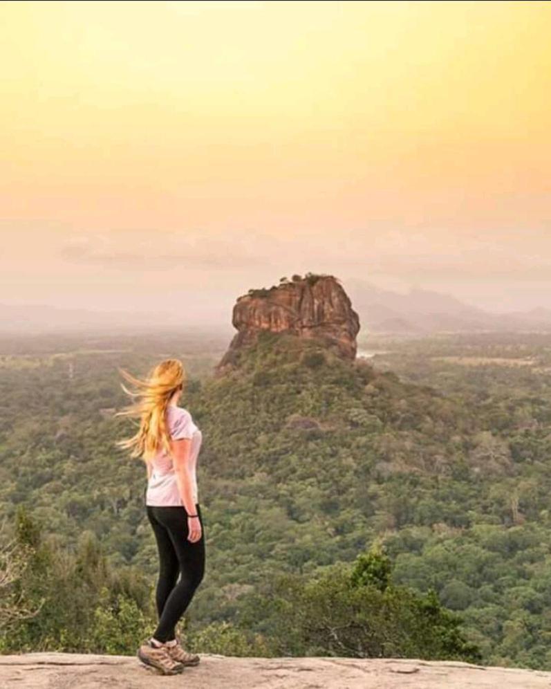 Amron Resort Sigiriya Ruang foto