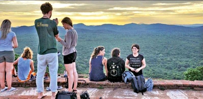 Amron Resort Sigiriya Ruang foto